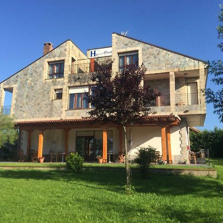 Hosteria La Moraleja Solares Esterno foto