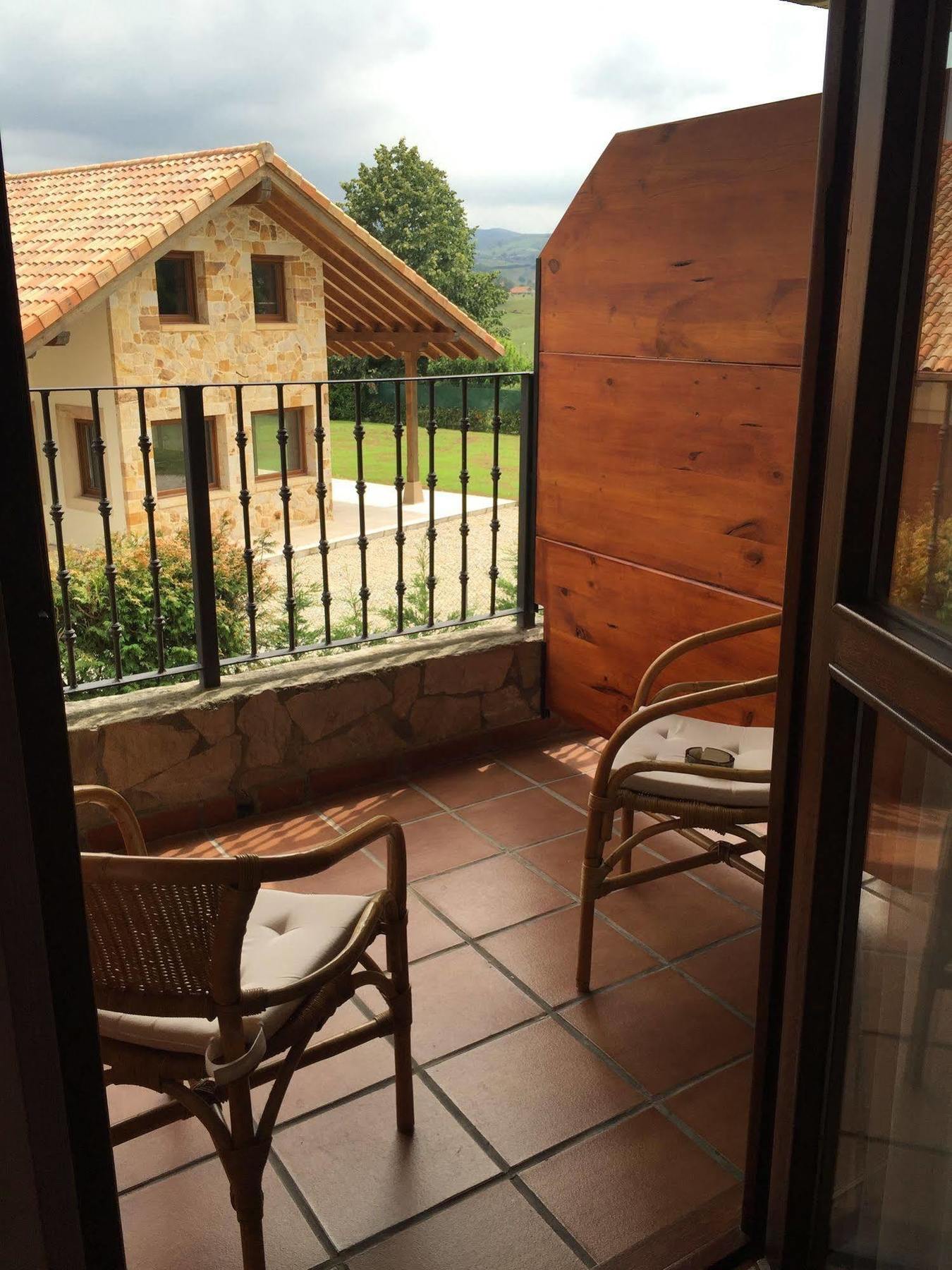 Hosteria La Moraleja Solares Esterno foto